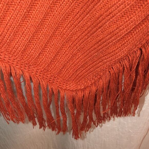 MSSR OS Rust Knit Tasseled Ribbed Poncho - Picture 6 of 10